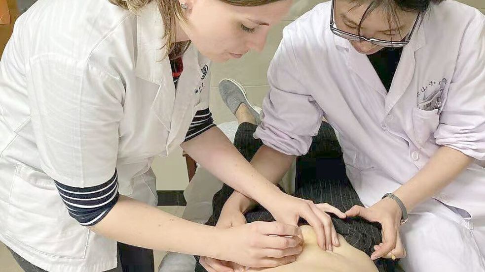 Verschiedene Therapien wurden Maike Heeren in China vermittelt.