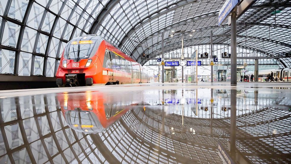 Der Bundestag hat weitere Zuschüsse zum Deutschlandticket bis 2030 beschlossen. (Archivbild) Foto: picture alliance/dpa