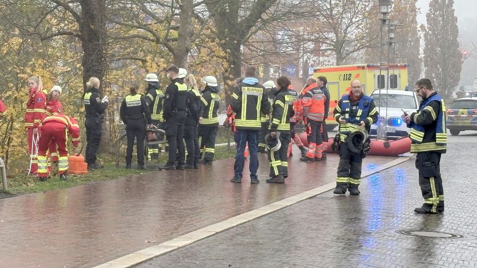 Mehrere Einsatzkräfte waren am Freitag in Norden vor Ort. Foto: Rebecca Kresse