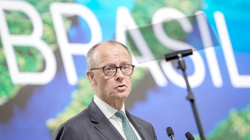 Unterstützt einen neuen Fonds zugunsten der Tropenwälder: Kanzler Merz. Foto: Kay Nietfeld/dpa