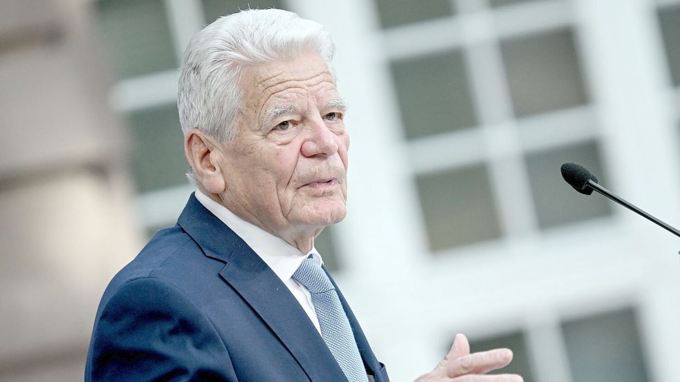 Alt-Bundespräsident Joachim Gauck fordert mehr Entschlossenheit beim Schutz der Menschenwürde. (Archivfoto) Foto: Britta Pedersen