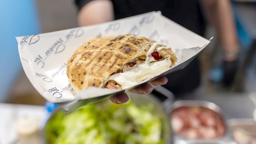 14 Euro kostet eine der gefüllten Teigtaschen. Foto: Philipp von Ditfurth/dpa