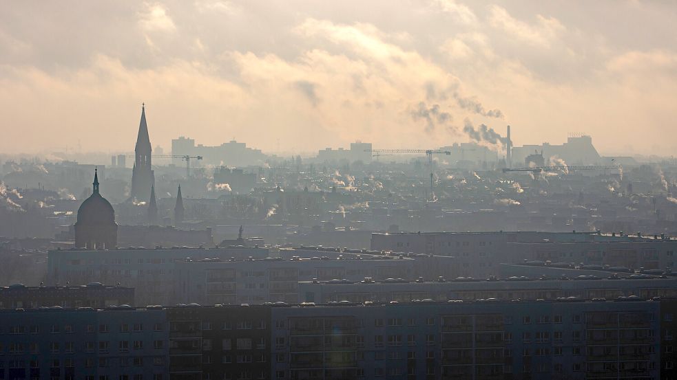 2025 lag der CO₂-Preis bei 55 Euro pro Tonne Emission. Nächstes Jahr könnte er auf bis zu 65 Euro steigen. Foto: IMAGO/Dirk Sattler