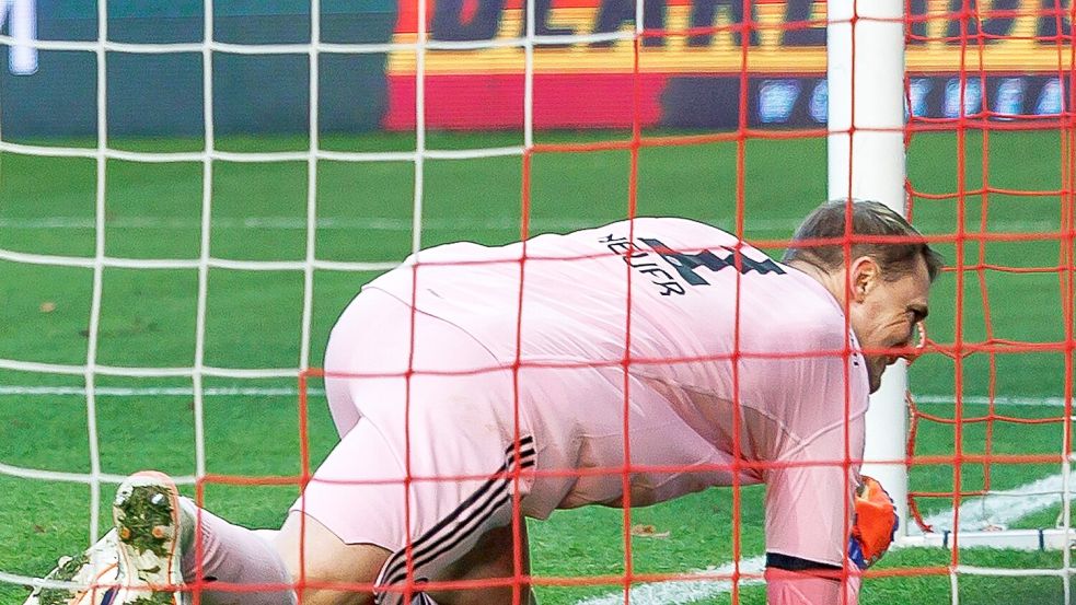 Damit hatte auch Manuel Neuer zunächst nicht gerechnet. Foto: Andreas Gora