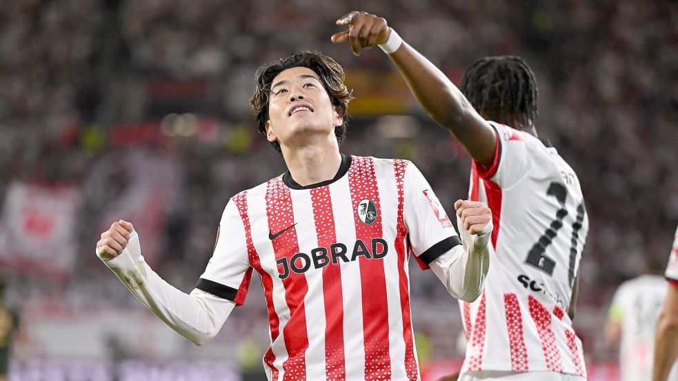 Yuito Suzuki war nach einer Ecke für Freiburg erfolgreich. Foto: Harry Langer