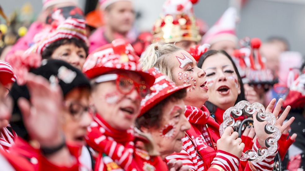 Besonders groß wird der Karnevalsauftakt traditionell in Köln gefeiert. (Archivbild) Foto: Oliver Berg