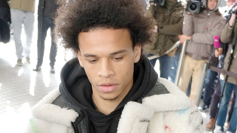 In diesem Outfit kam Leroy Sané 2019 in Wolfsburg an. (Archivbild) Foto: Peter Steffen