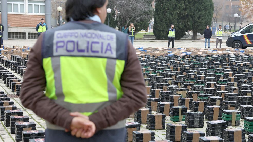 Bereits 2023 stellte die spanische Polizei bei einer Razzia in Valencia elf Tonnen Kokain fest, die mit einer Drogenbande aus dem Balkan in Verbindung gebracht wurden. Foto: Imago Images/Abacapress