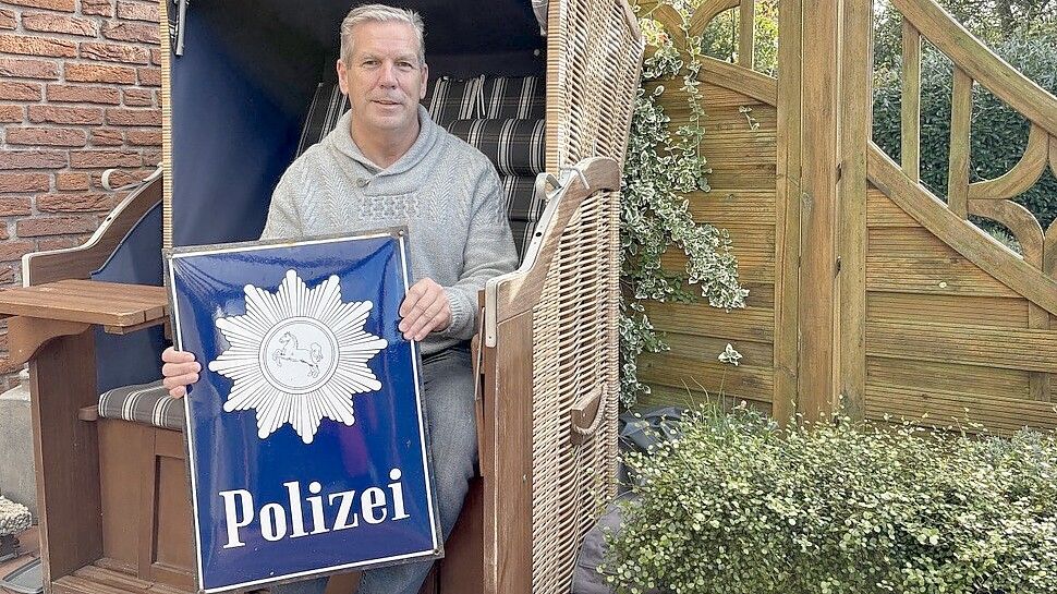 Den Polizeidienst hat Uwe Schwarz aus Wiesmoor beendet, aber er will der Gemeinschaft ehrenamtlich weiter dienen. Foto: Rilana Kubassa