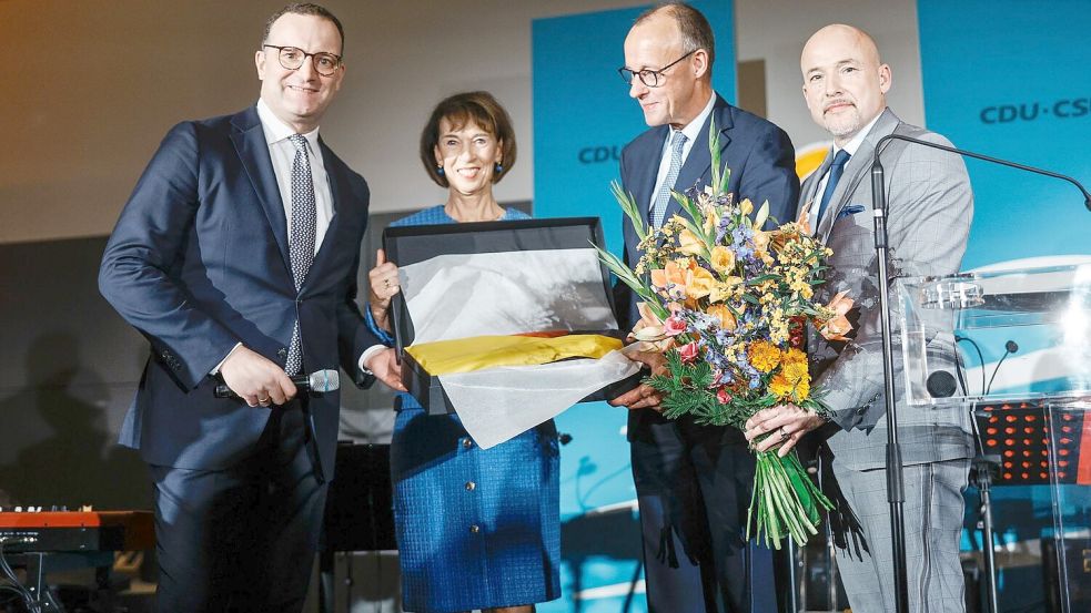 Auch Ehefrau Charlotte Merz kam zum Geburtstagsempfang. Foto: Tobias Koch