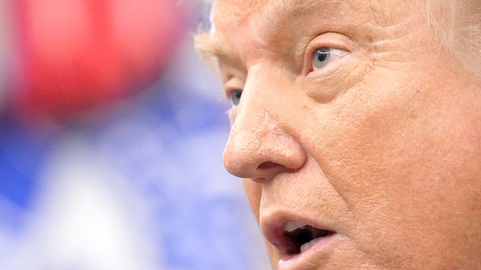 Der US-Präsident droht der BBC mit einer Milliardenklage. Foto: Jacquelyn Martin/AP/dpa