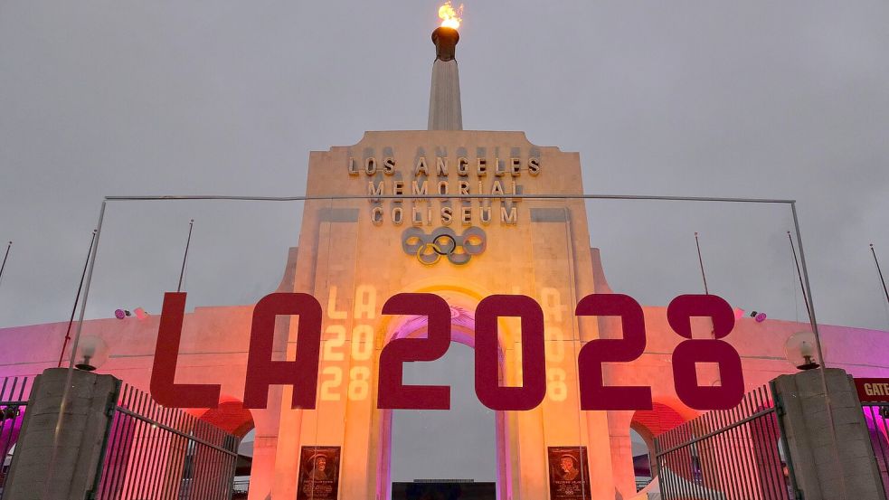 Schon am ersten Wettkampftag soll es im Los Angeles Memoral Coliseum bei den Frauen um Gold über 100 Meter gehen. (Archivfoto) Foto: Richard Vogel/dpa