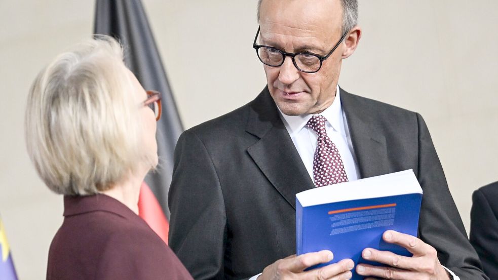 Kanzler Merz ist nicht zufrieden mit der Wirtschaftslage. Foto: Britta Pedersen/dpa