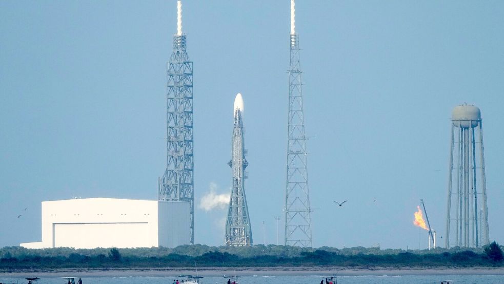 Der Start der Rakete wurde nun bereits zum zweiten Mal verschoben. (Archivbild) Foto: John Raoux/AP/dpa