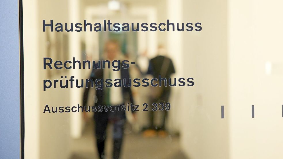 Im Bundestag legen die Fraktionen letzte Hand an den Etat für 2026. (Archivbild) Foto: Jörg Carstensen