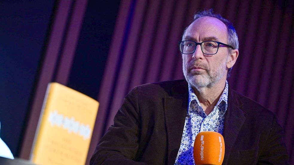 Aus Sicht von Jimmy Wales gibt es in der Wikipedia-Community eine Leidenschaft für Neutralität. Foto: Sebastian Christoph Gollnow/dpa