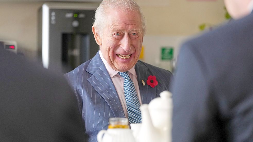 Seinen 77. Geburtstag feiert König Charles mit einer Reise nach Wales. (Archivbild) Foto: Kirsty Wigglesworth/AP POOL/AP/d