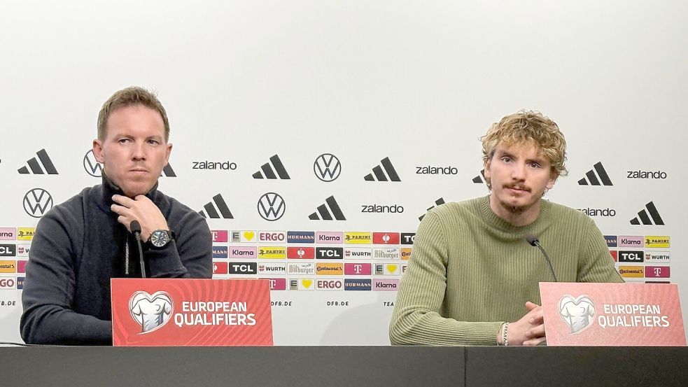 Bundestrainer Nagelsmann (l.) setzt auch auf Nick Woltemade (r.). Foto: Arne Richter/dpa
