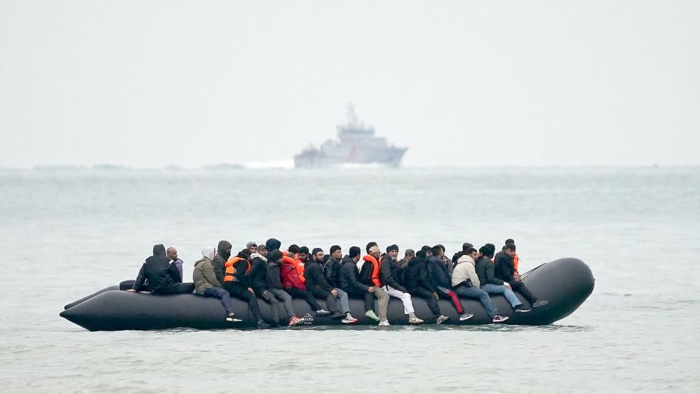 Mahmood geht es bei der Reform vor allem um Menschen, die mit kleinen Booten über den Ärmelkanal nach Großbritannien gelangen wollen. (Archivbild) Foto: Gareth Fuller