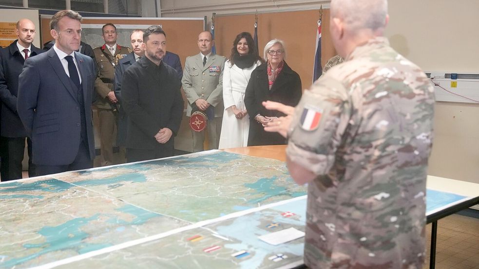 Frankreich will der Ukraine bei der Abwehr des russischen Angriffskriegs weiter beistehen. Foto: Christophe Ena/Pool AP/dpa