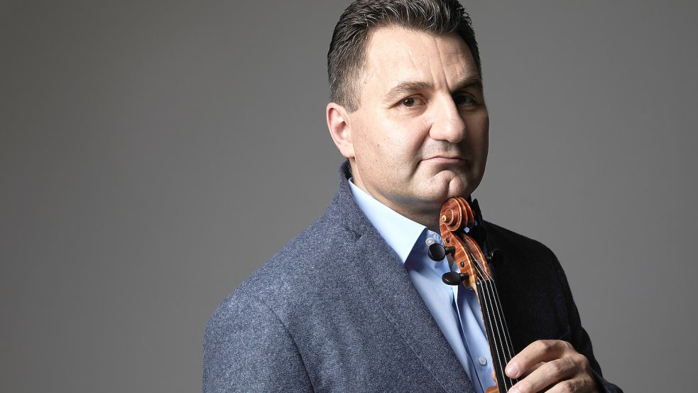 Leiter und Gründer des Orchesters ist Vladik Otaryan.