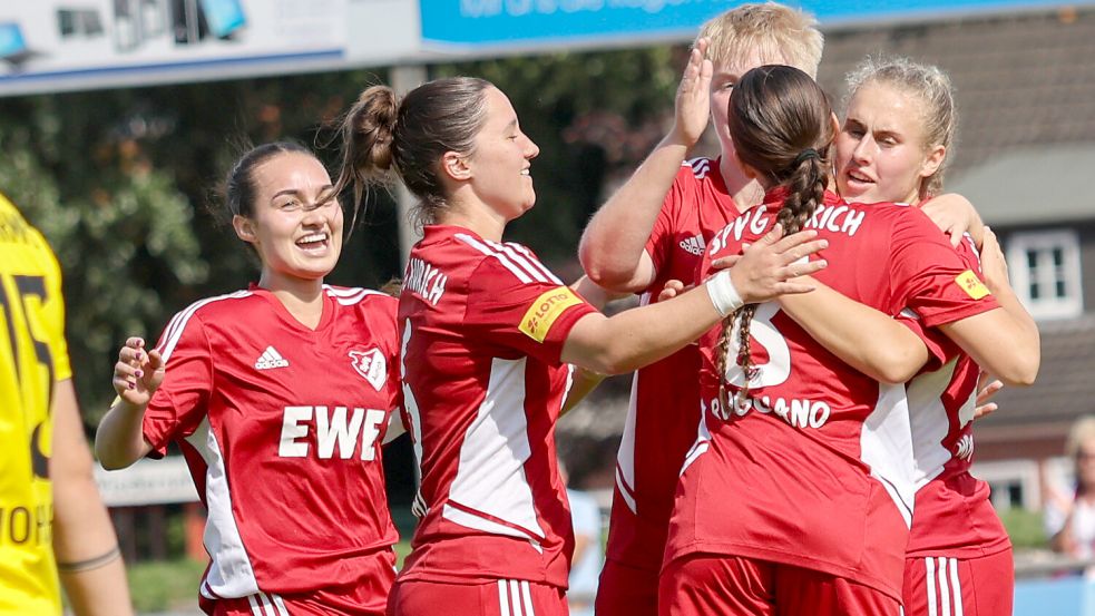 Die Frauen der SpVg Aurich spielen als Aufsteiger in der Regionalliga-Spitzengruppe mit. Am vergangenen Sonntag jubelten sie über einen 2:0-Erfolg beim Tabellenführer. Foto: Helmut Vortanz