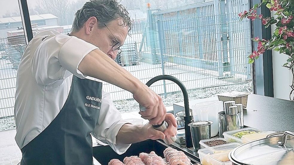 Der Event- und Meisterkoch Ralf Marschalek war zuletzt im Dezember 2023 beim Küchenteam in Leer zu Gast.