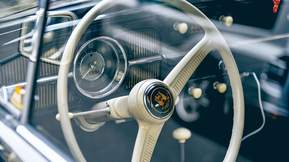 Ein Blick ins klassische Käfer-Cockpit: Einfacher geht Bedienung nicht. Foto: Pixabay