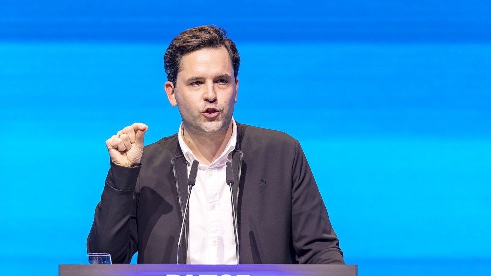 JU-Chef Johannes Winkel will in der Rentenfrage hart bleiben. (Archivbild) Foto: Philipp von Ditfurth/dpa