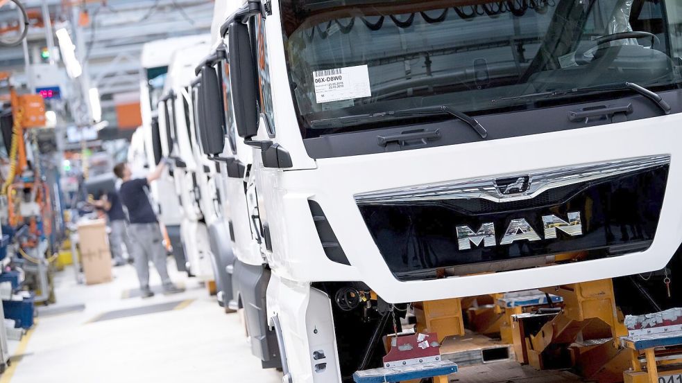 Der LKW- und Bushersteller MAN baut 2.300 Jobs in Deutschland ab. (Arbchivbild) Foto: Sven Hoppe/dpa