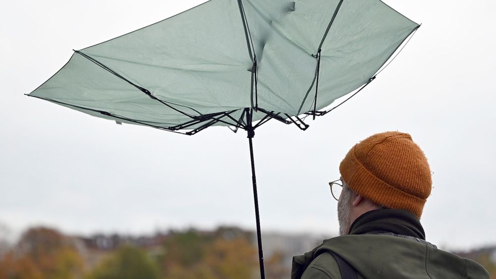 Wind, Niederschlag, Kälte: Am Wochenende kommt einiges zusammen. Symbolfoto: Lilli Förter/dpa