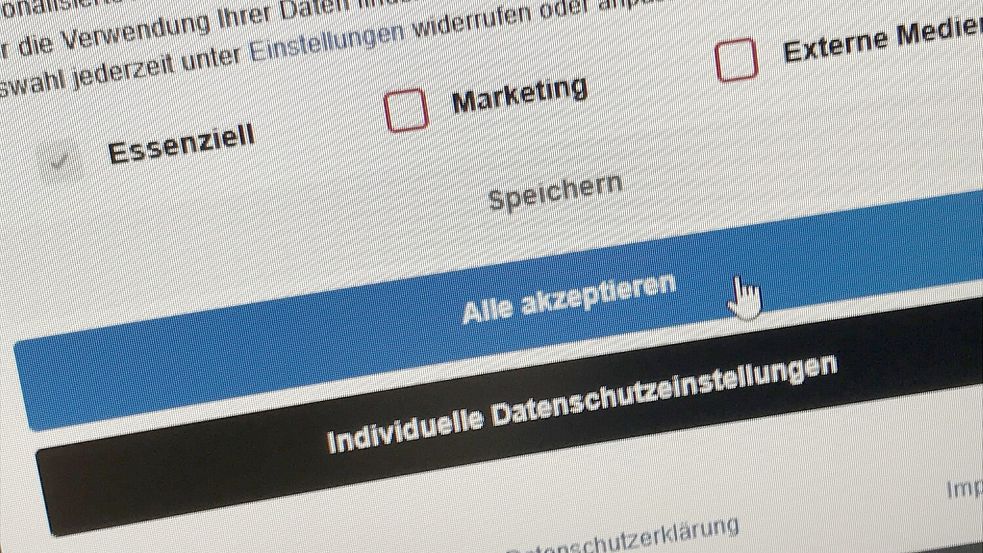 Nervtötend und undurchsichtig: Wer im Netz unterwegs ist, wird ständig mit Einverständniserkärungen über Cookie-Verwendung konfrontiert. Foto: Maik Nolte