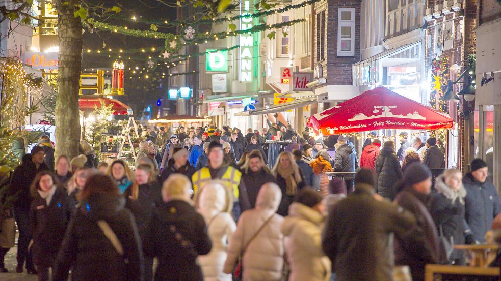 Während der XXL-Einkaufsnacht ist eine Menge los in Aurich.