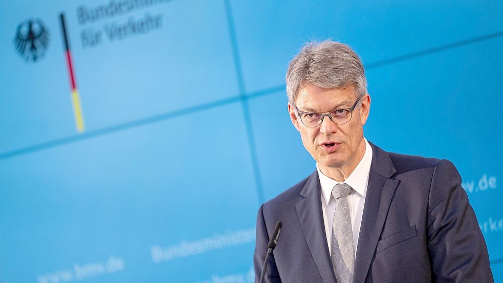 Hat viele Baustellen: Bundesverkehrsminister Patrick Schnieder (CDU). Das Verbrenner-Aus will er aufweichen, auch Diesel und Benziner seien noch entwicklungsfähig. Foto: Fabian Sommer