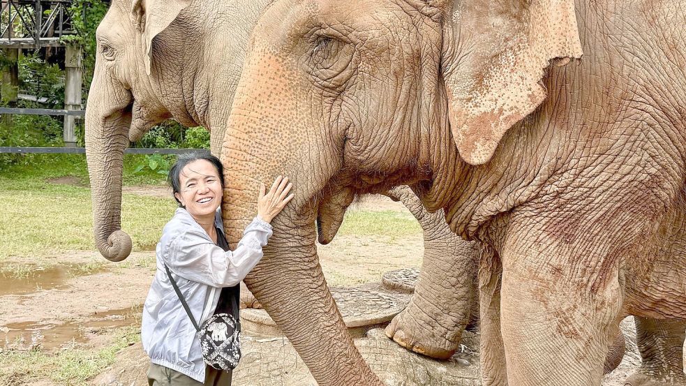 Schon mit 17 entschied Lek, ihr Leben den Elefanten zu widmen. Foto: Carola Frentzen/dpa