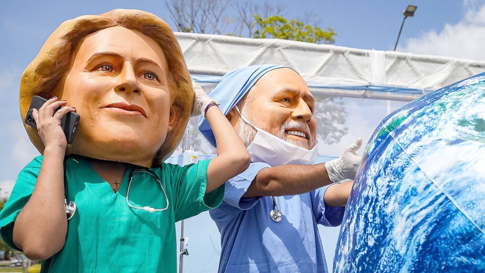 Kann Europa, hier bei einer Kundgebung personifiziert durch Kommissionspräsidentin Ursula von der Leyen, die Welt von der Krankenstation holen. Eher nicht- Foto: dpa/Allison Sales
