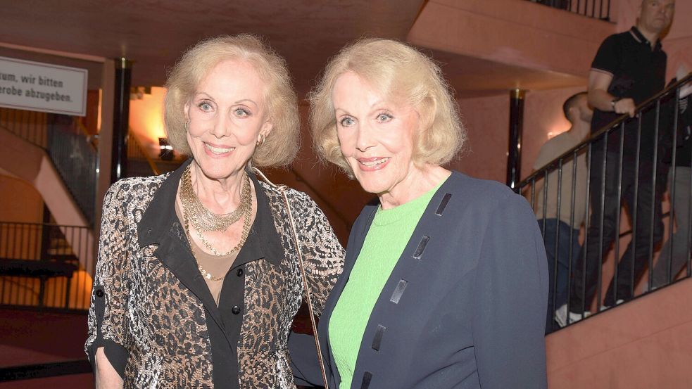 Alice und Ellen Kessler sind am Montag im Alter von 89 Jahren verstorben. Foto: IMAGO/Lindenthaler