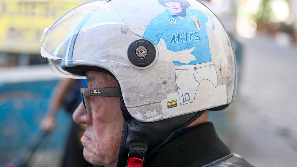 Diego Maradona wird in Neapel wie ein Heiliger verehrt. (Archivbild) Foto: Arne Dedert
