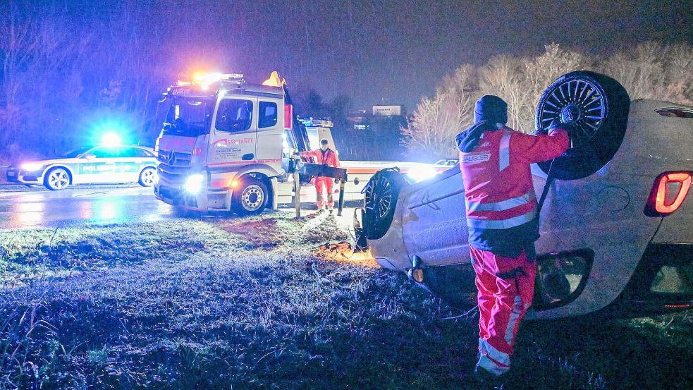 Auch in Baden-Württemberg gab es Unfälle auf glatten Straßen. Foto: Jason Tschepljakow/dpa