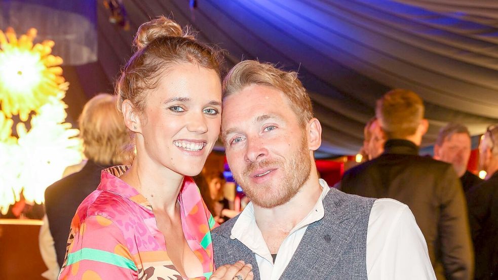 „Bald zu dritt“: Das Ehepaar Koch bestätigt die Baby-News. (Archivbild) Foto: Gerald Matzka