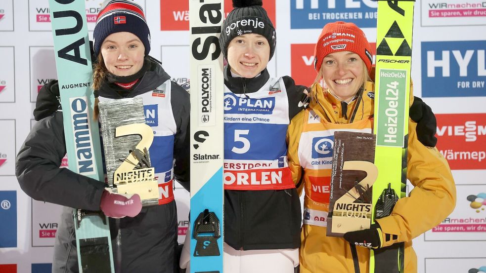 Bis jetzt gibt es nur die Two-Nights-Tour mit Springen in Garmisch-Partenkirchen und Oberstdorf für die Frauen. (Archivfoto) Foto: Karl-Josef Hildenbrand