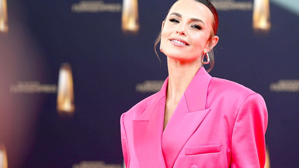 Moderatorin Laura Wontorra ließ sich 2022 vom Ex-Bundesliga-Spieler Simon Zoller scheiden. Foto: IMAGO/Horst Galuschka