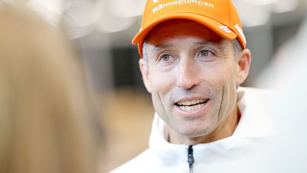 Hofft auf 2030: Cheftrainer Peter Schlickenrieder. (Archivfoto) Foto: Daniel Löb