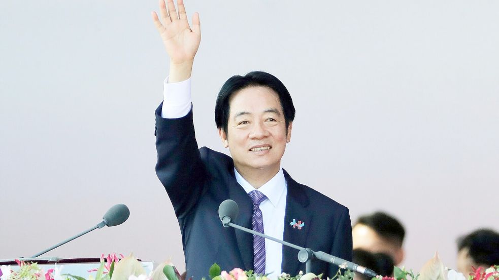 Taiwans Präsident kündigte in einem Gastbeitrag höhere Verteidigungsausgaben an. (Archivbild) Foto: Chiang Ying-ying/AP/dpa