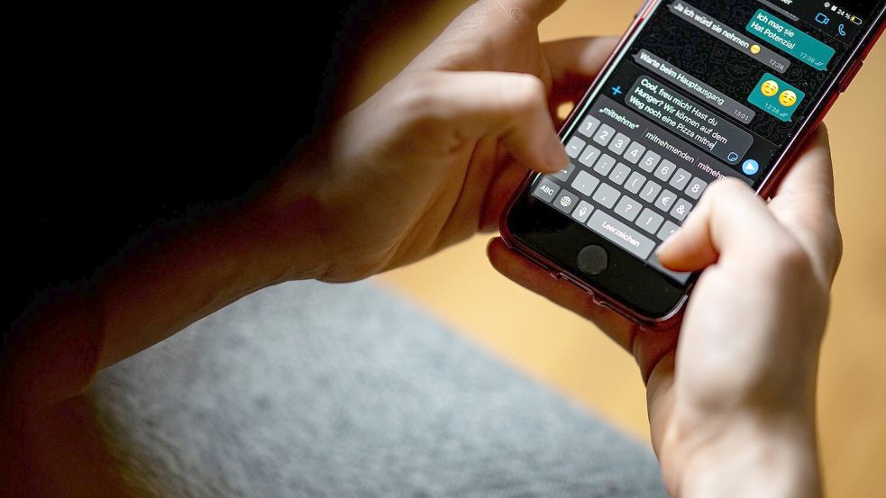 Einem Gesetzesvorschlag nach sollen Messaging-Dienste künftig mehr tun, um Kinder auf ihren Plattformen zu schützen. (Symbolbild) Foto: Fabian Sommer