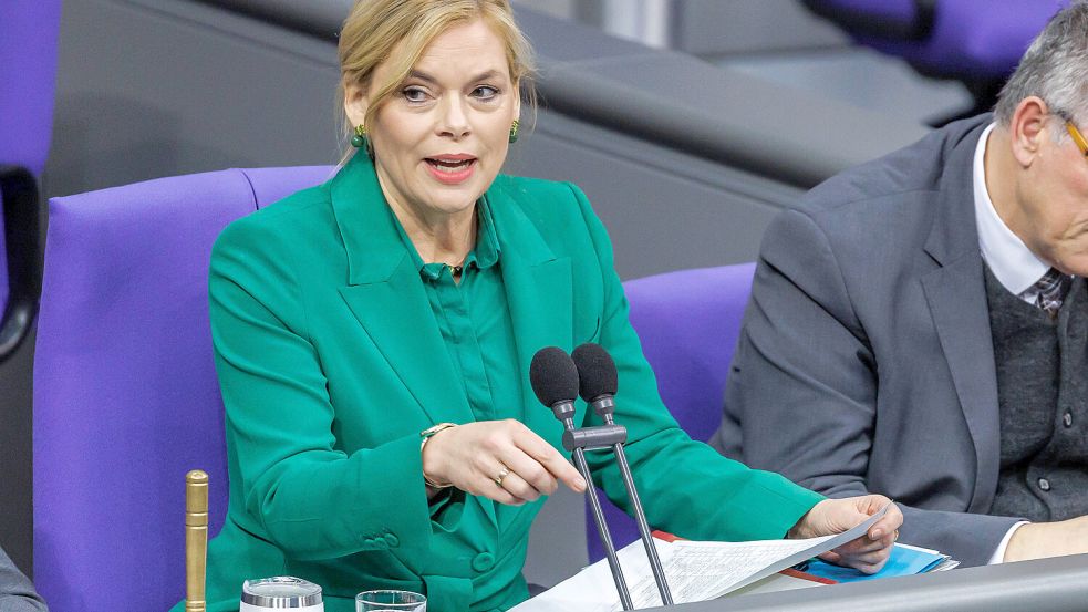 Bundestagspräsidentin Julia Klöckner hatte zeitweise Mühe, die Generaldebatte im Griff zu behalten. Foto: IMAGO/Andreas Gora