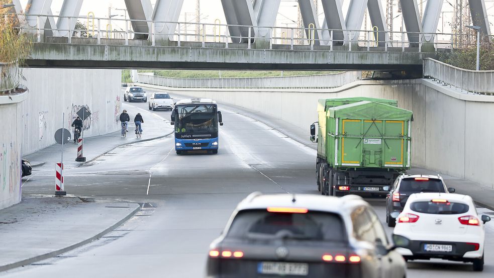 Wohl noch in dieser Woche soll die Trogstrecke fertig saniert sein, teilt die Stadt mit. Fotos: Jens Doden