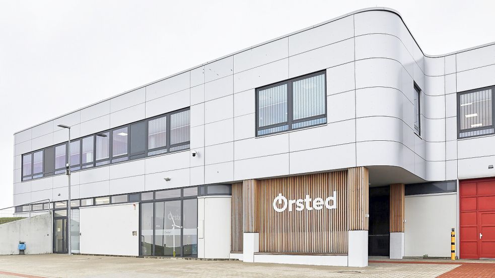 Die Betriebszentrale von Ørsted in Norddeich. Am Montag sind hier zahlreiche Menschen entlassen worden Foto: Ørsted