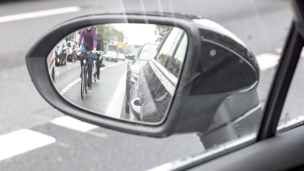 Eine Radfahrerin ist bei einem Dooring-Unfall in Osnabrück verletzt worden. Foto: Imago/Dreamsteam