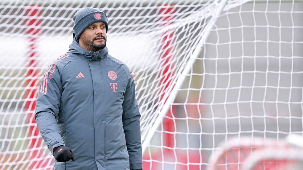 Bayern-Trainer Vincent Kompany hofft auf einen Sieg. Foto: Sven Hoppe